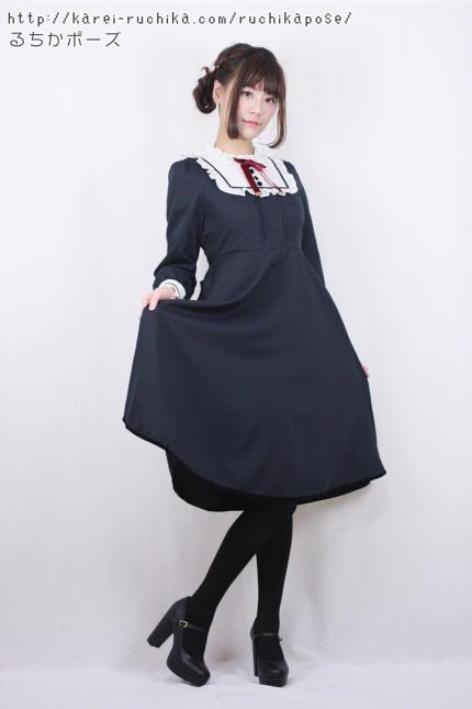 作画資料 るちかポーズ בטוויטר 作画資料 ロングワンピース 立ちポーズ4種 屋外でのポトレ形式 カメラ非固定 風が吹いている状態での立ちポーズです 現在製作中の新作の資料写真集に収録予定 るちかポーズ