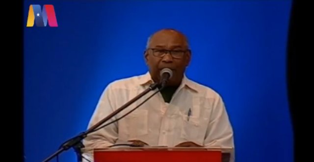 #EnVivo || Minisitro @psuvaristobulo: La Misión <a href="/vencedor_ribas/">Misión Ribas</a> celebra este acto, en el marco de celebración de su aniversario número 15. <a href="/NicolasMaduro/">Nicolás Maduro</a> #CarnetDeLaPatriaBienestarSocial