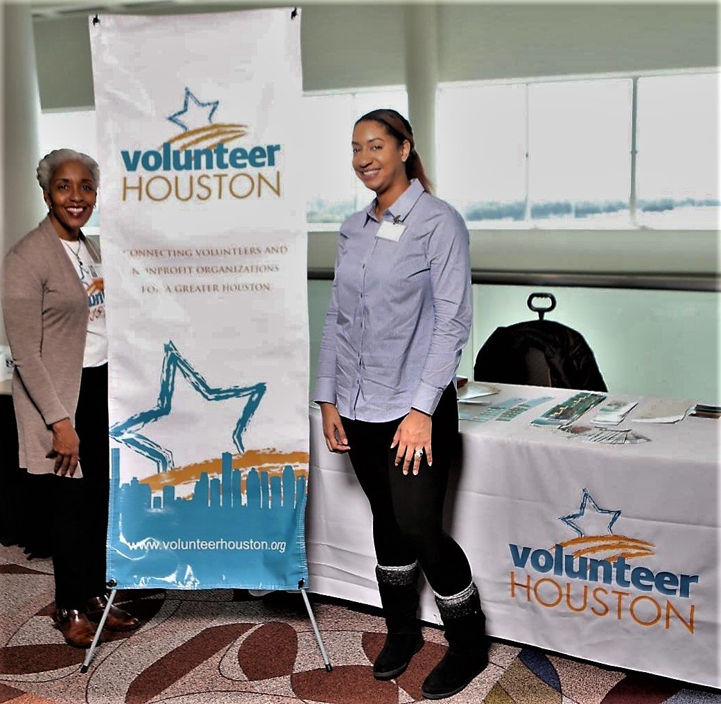 VolunteerHou's tweet image. Great day for #VolunteerHouston at #PowerToolsHOU! TY @energyinsights for hosting this annual #nonprofit conference!! #Houston @InterfaithMin