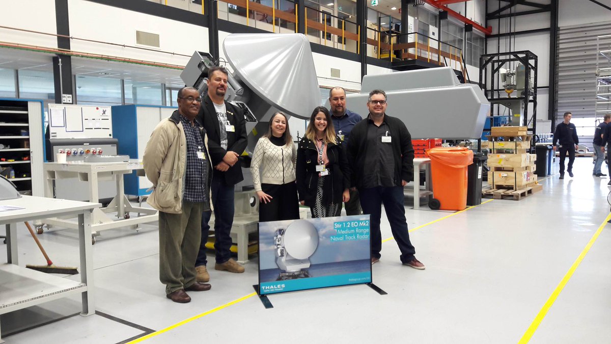 [#News] 🚨 Brazilian journalists spotted in the Netherlands by our track radar. 📍In the preparations of the new Tamandaré class we showed our possible #navaltechnology solutions. @thalesnederland