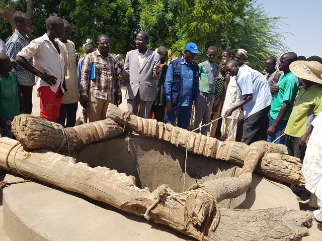 Oms Guinee On Twitter Village Maikogo Tessaoua Niger Lutte Contre Le Cholera Un Agent Communautaire Forme A La Chloration De L Eau Installe Pres Du Puits Pour Assurer La Chloration Systematique De L Eau Destinee A