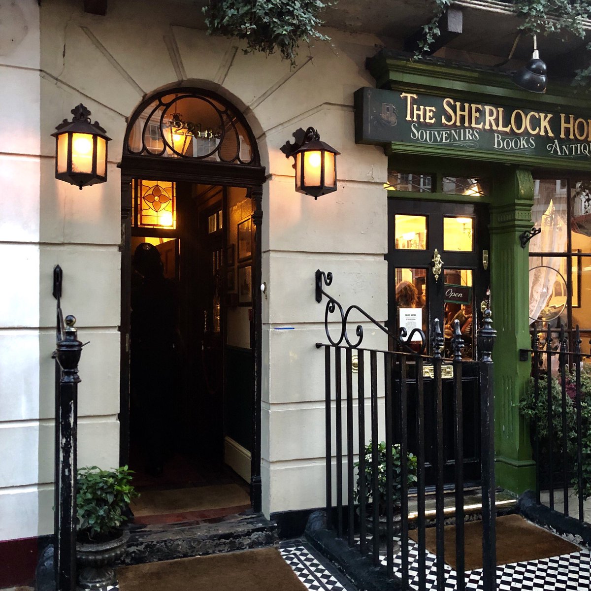 crispy_park's tweet photo. finally I'm here, 221B Baker street...
という感じだった。感慨深い。駅からテンション上がったƪ(˘⌣˘)ʃロンドン来てよかったpart2。元々このために来たのだがMamma mia!初日に見てロンドン来てよかったpart1してしまったので。。 https://t.co/Ng3qbeNnjq