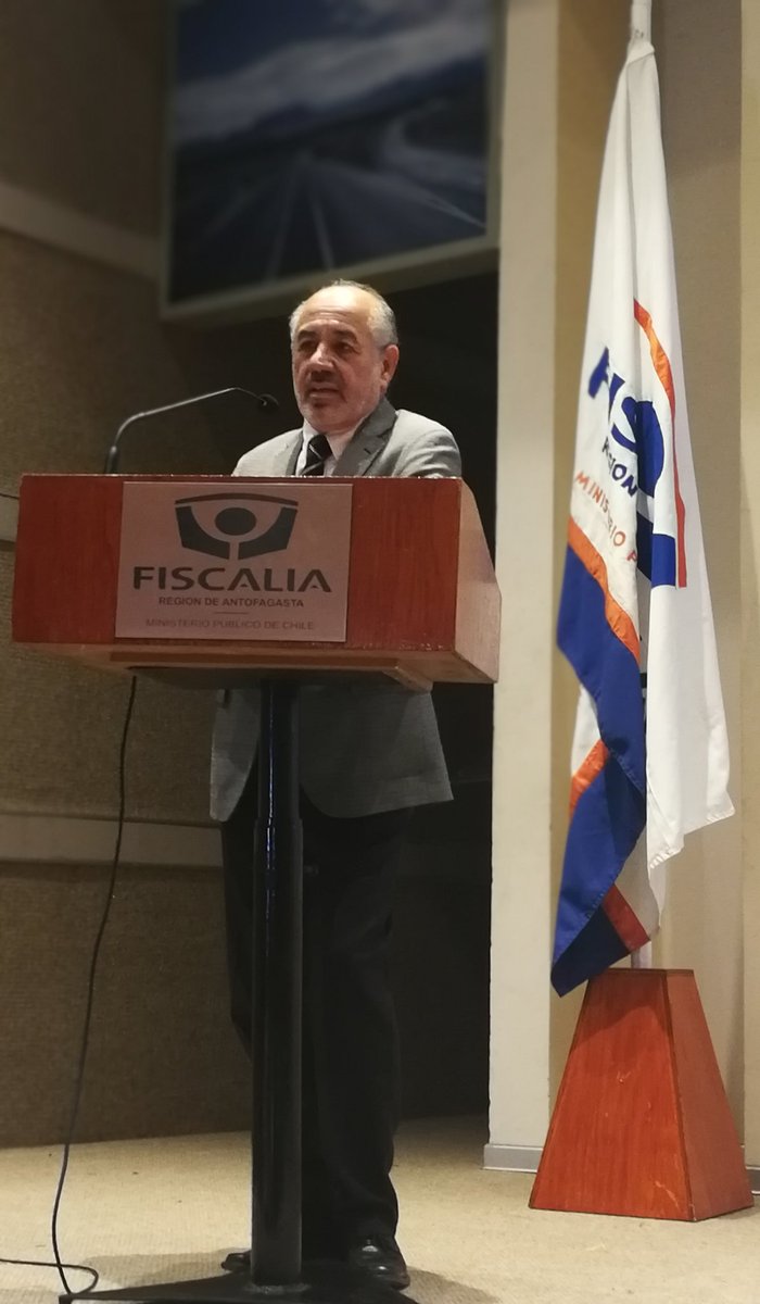 ErikaMaira's tweet photo. Simposio"Ley de Entrevista Videograbada en el Proceso Penal. Un cambio cultural."Organizan Fiscalía Regional de Antofagasta y @PJudicialChile Inauguran: Fiscal Regional Alberto Ayala y Presidente Corte de Apelaciones de Antofagasta Oscar Clavería #LosNiñosPrimero @FiscaliadeChile https://t.co/nD70Es0Nlz