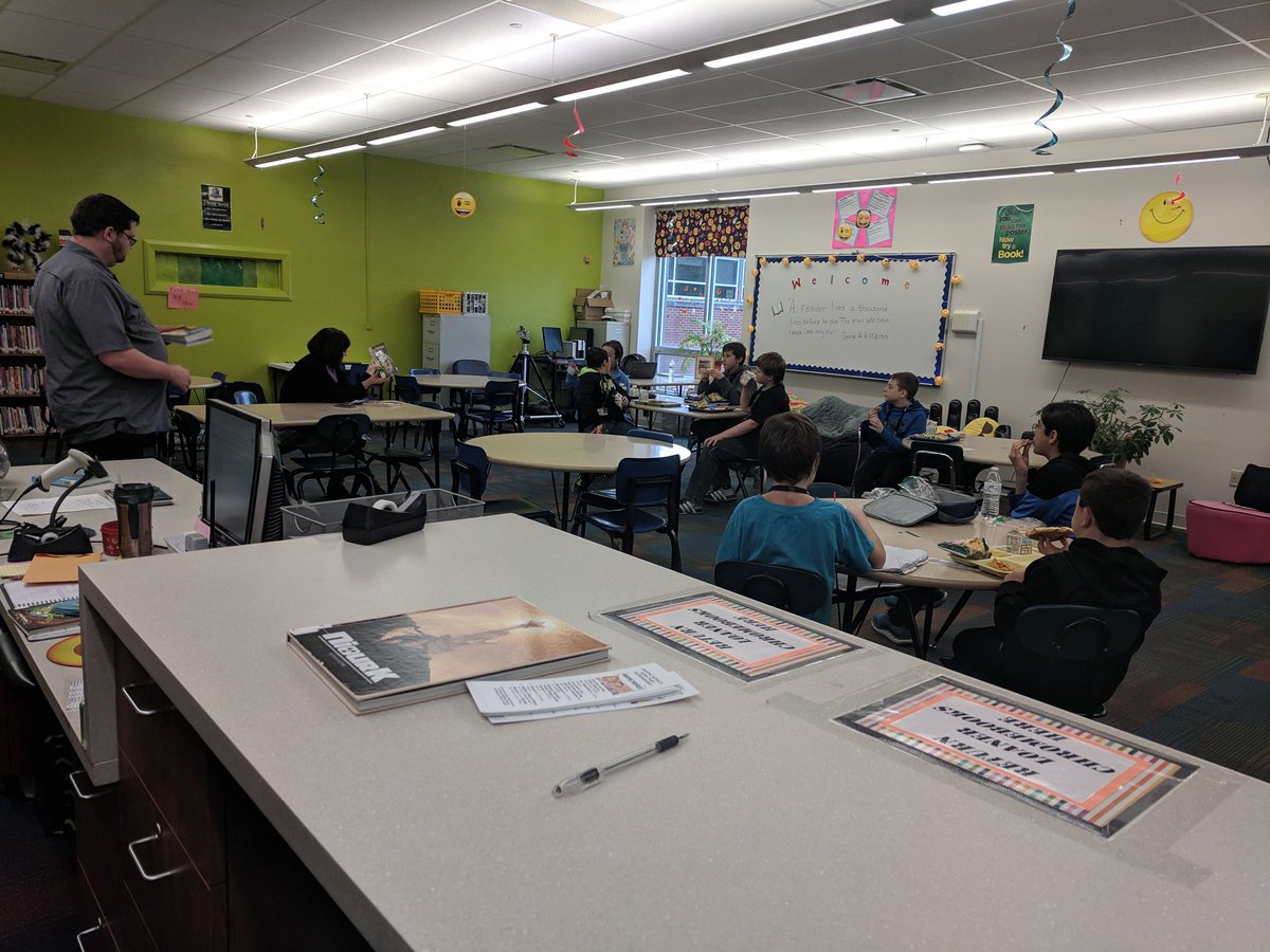 LeesaFarmer's tweet photo. Books-n-Bites was a lot of reading fun today during lunch!! #wearelombard #lombardlibraryrocks https://t.co/oYgq43YYVR