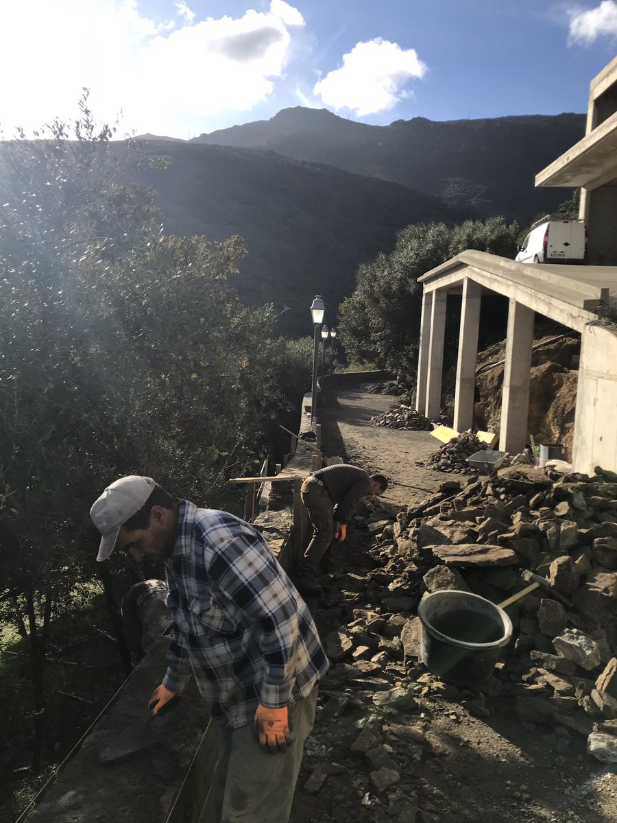 MaireVdp's tweet image. #pietrabugno #casevecchie strada Santa Maria bientôt terminée. Plus qu’une route, une belle promenade reliant la route Santa Lucia au village de Casevecchie.