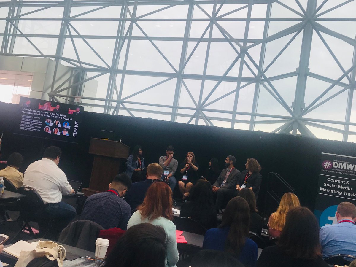 Great to hear Jennifer Verdon and @sana__ashraf speaking to benefits of micro influencers and connecting with actual artists within your industry 🙌 #DMWF