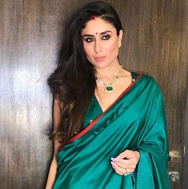 KareenaK_FC's tweet photo. Kareena stuns in green while celebrating Diwali https://t.co/Z8qTbNXj7I