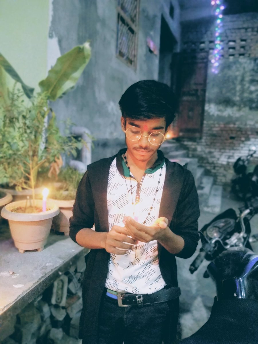 SURAJD22's tweet photo. Happy Diwali https://t.co/JFoT0BrCJd