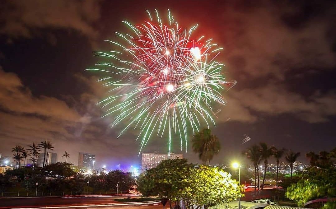 Wishing all a happy and blessed #Diwali

May this time bring you joy, peace and prosperity.

📸 <a href="/leonlestrade/">leon lestrade</a>

#5StarDurban #Durban #Beauty #Night #Festive #fireworks