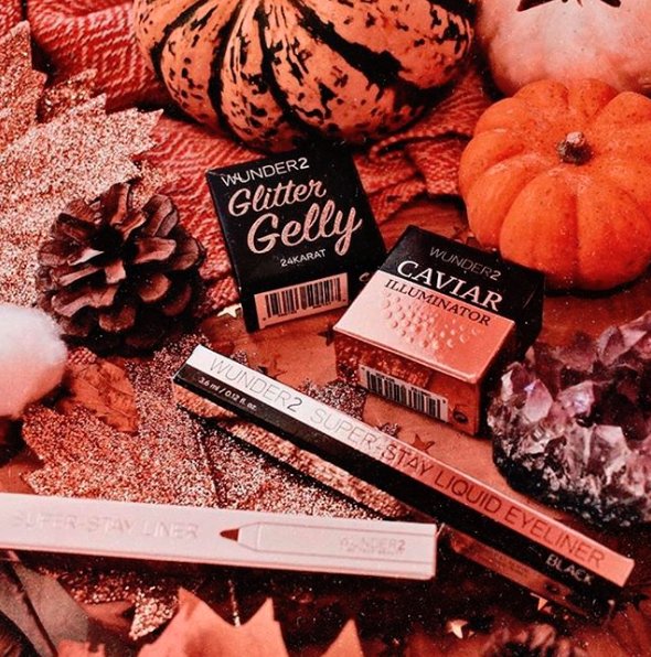 Wunder2_Germany's tweet photo. Die Herbst/Winter Zeit ist doch wirklich die schönste, nicht wahr 😍 Passend zu dieser Jahreszeit haben wir Farben, die perfekt für jede Art von Look geeignet sind 😉 #Wunder2 #Herbst #Fall #MakeupLook 

https://t.co/GKq067hJbq https://t.co/DWzb7OtweZ