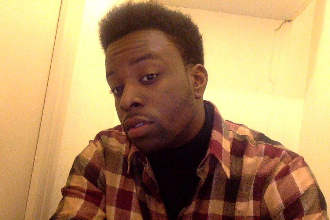 KirkDeveyck's tweet image. little did you know, i took this while pooping. #whilepooping