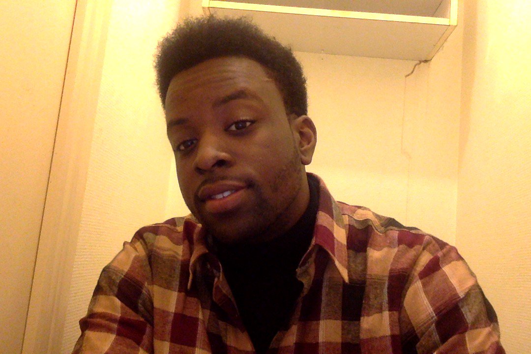 KirkDeveyck's tweet image. little did you know, i took this while pooping. #whilepooping