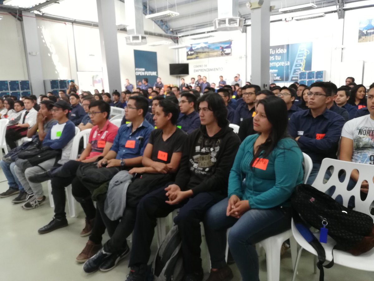 #YachayTeCuenta 🔔| Estudiantes de la carrera de Telecomunicaciones de la <a href="/UTN_Ibarra/">UTN Ibarra - Ecuador</a>, visitan @CiudadYachay con el objetivo de conocer a fondo los servicios  tecnológicos que ofrece la  Ciudad del Conocimiento.