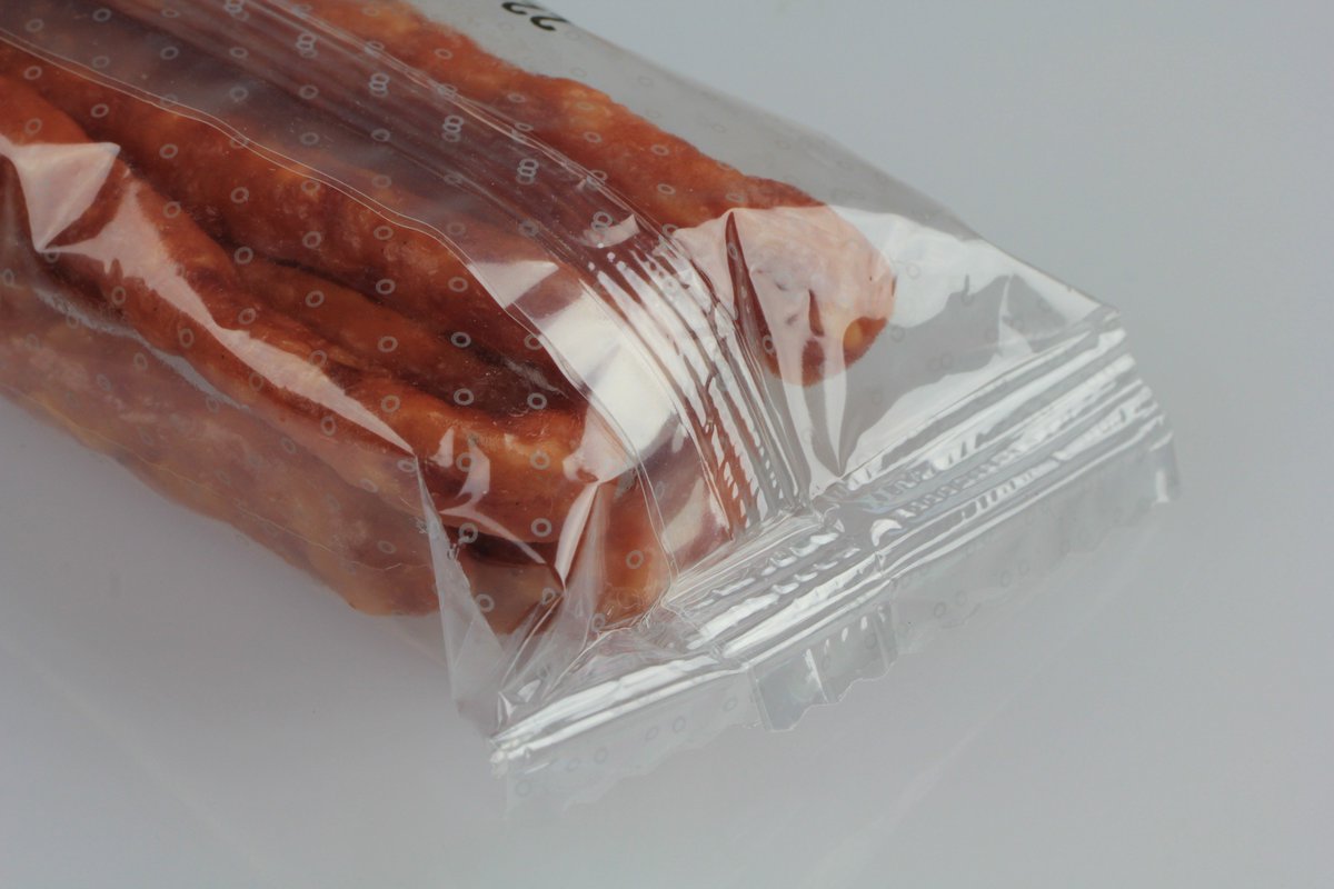 AmpacPackaging's tweet photo. упаковка продукции в трехшовные пакеты. Ее преимущества давно известны: экономичность, привлекательный вид, удобство и сохранность продукта
#packaging #meat #kabanos #film #пленка #упаковка #кабаносы #колбаса https://t.co/uyzHlyY3jS