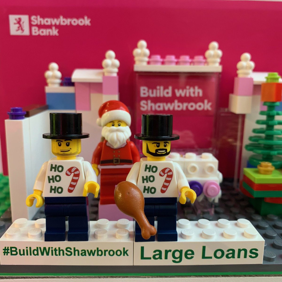 ShawbrookBroker's tweet photo. Santaβs eavesdropping on Omar, from our Business Finance team, and his conversation with Curtis Goring on our large loans proposition at #FPShow2018 #BuildWithShawbrook https://t.co/6Qt5v1LHG5