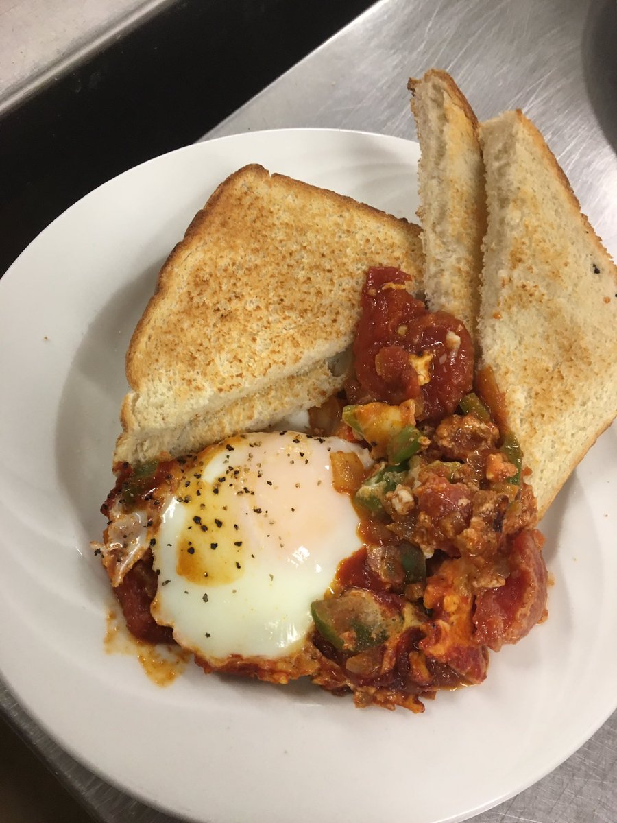 BMLHPE's tweet photo. Hospitality and Fitness working together. Learning about a healthy breakfast. #thelakerway, #tldsblearns, #bmlsslearns https://t.co/EvkfXWrzA3