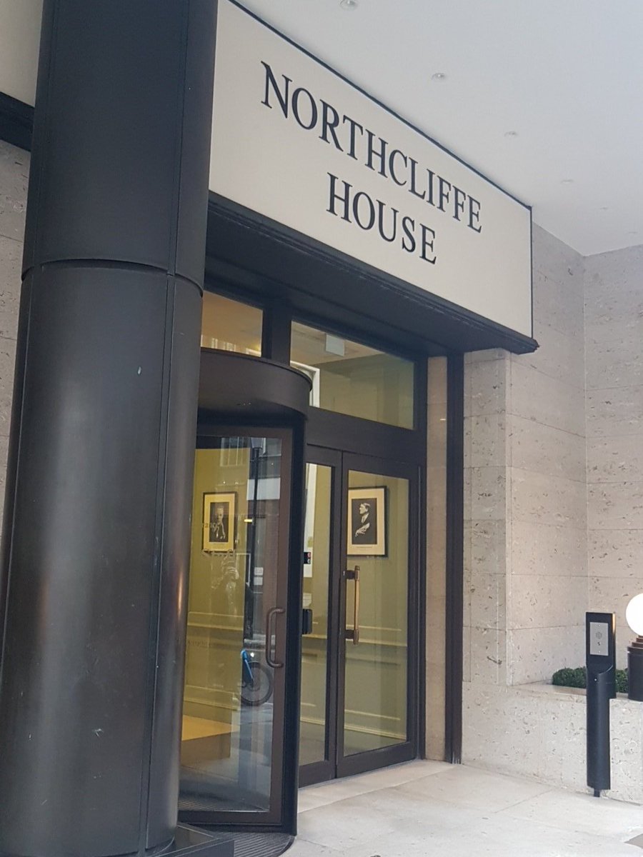 MailOnlineTech's tweet photo. Hi all! Everyone who is going to join tonight #lnm this is the entrance we'd be waiting for you at. Just turn to Young St. from the High St. Ken and enter first door after Wholefoods. @YLDio #meetup #nodejs #javascript #london https://t.co/nhy4q0GXNr