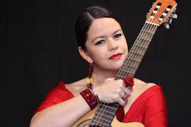 En nuestro 25 aniversario no puede faltar la garra y energía de nuestra amiga <a href="/LulaReyna/">Lüla Reyna</a> m.youtube.com/watch?v=41-iDv… <a href="/palaumusicavlc/">Palau de la Música</a>