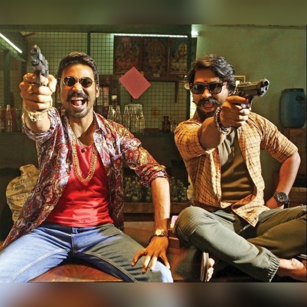Brijin_Off's tweet photo. Stills from Balaji Mohan's #Maari 2, starring #Dhanush, #SaiPallavi, #TovinoThomas, #VaralaxmiSarathkumar, #Kreshna. 
@directormbalaji @dhanushkraja @Sai_Pallavi92 @wunderbarfilms @Actor_Krishna https://t.co/T08MXILk5W