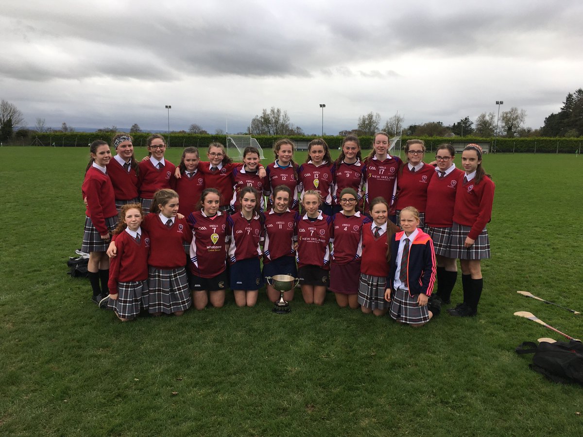 wayneen22's tweet image. Our 1st year camogie stars had two teams involved in the Mairead Meehan Tournament before the mid-term. Both teams did @ClaregalwayColl very proud all day &amp;amp; won the A cup. A great achievement for the all involved👏#camogie#CBC#teamwork👌