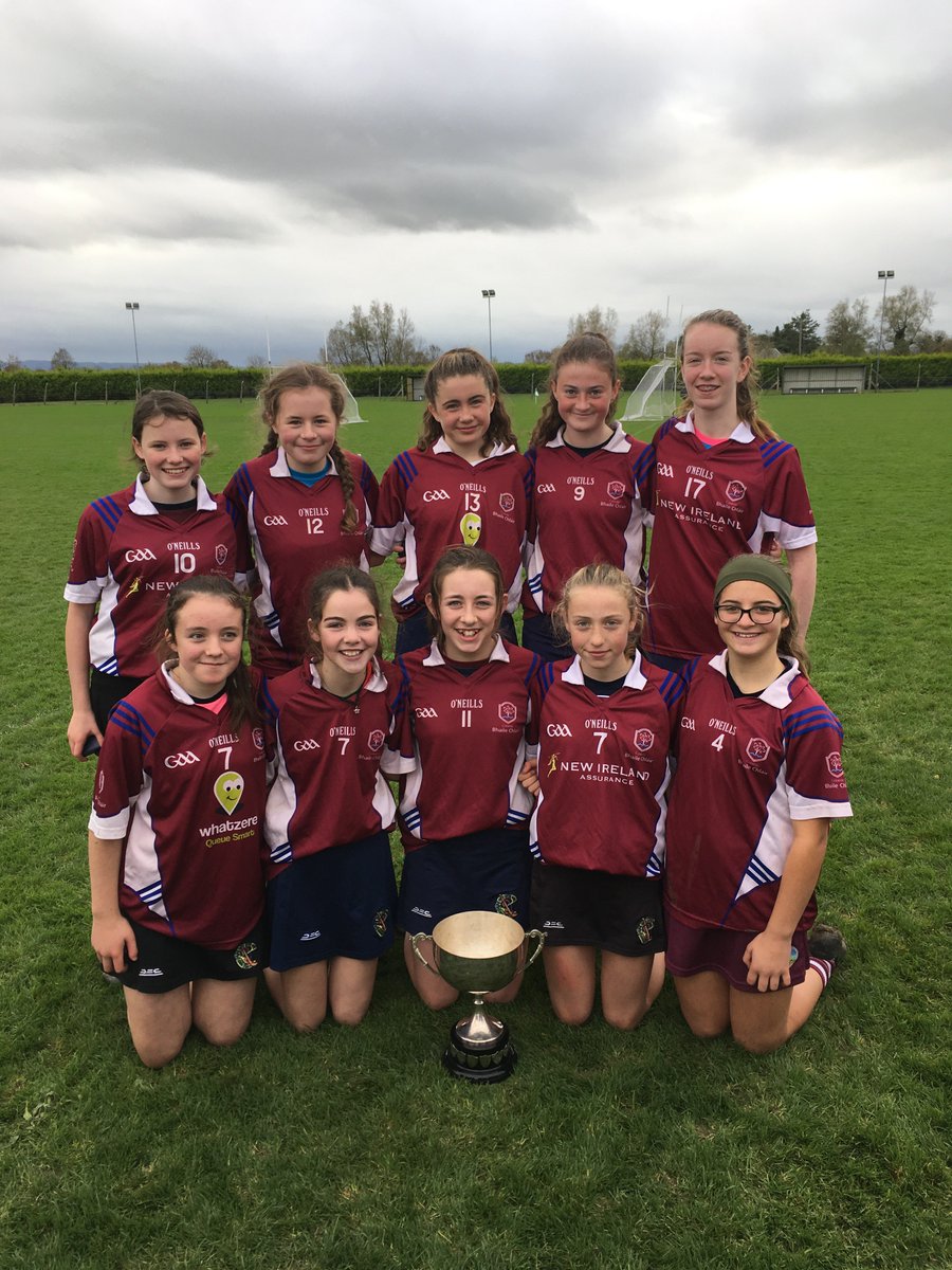 wayneen22's tweet image. Our 1st year camogie stars had two teams involved in the Mairead Meehan Tournament before the mid-term. Both teams did @ClaregalwayColl very proud all day &amp;amp; won the A cup. A great achievement for the all involved👏#camogie#CBC#teamwork👌