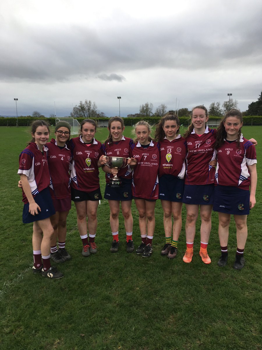 wayneen22's tweet image. Our 1st year camogie stars had two teams involved in the Mairead Meehan Tournament before the mid-term. Both teams did @ClaregalwayColl very proud all day &amp;amp; won the A cup. A great achievement for the all involved👏#camogie#CBC#teamwork👌
