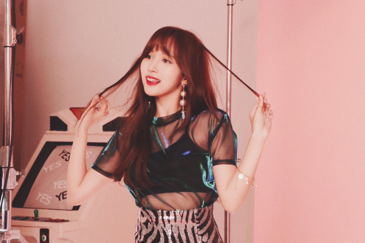 twicegfedits's tweet photo. #MINA #미나 #TWICE⁠ ⁠#트와이스⁠ ⁠#YESorYES⁠ https://t.co/gF01XJwB1F