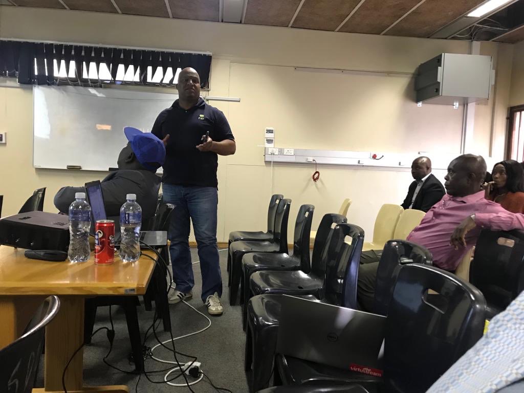MzansiWoan's tweet photo. [ItAWrap] #MzansiWoan2018 #PBICT President #LeonRolls: “If you want to be a part of the digital transformation. We need to know how to build towers. We are not waiting. We need readily capacitated technical skills. https://t.co/yq07emgkQq