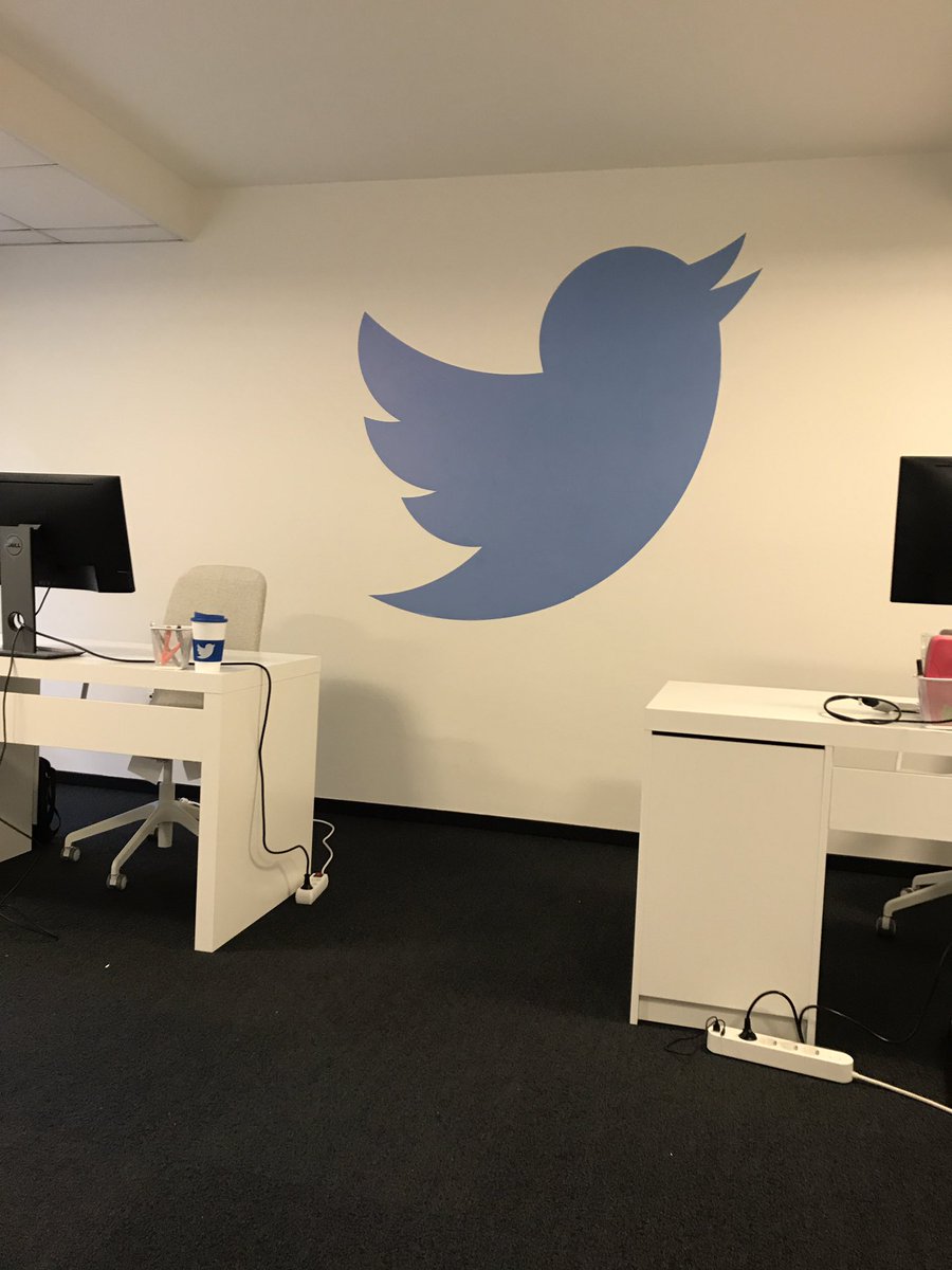 Larry has landed <a href="/httpool/">Httpool</a> #BlueNest