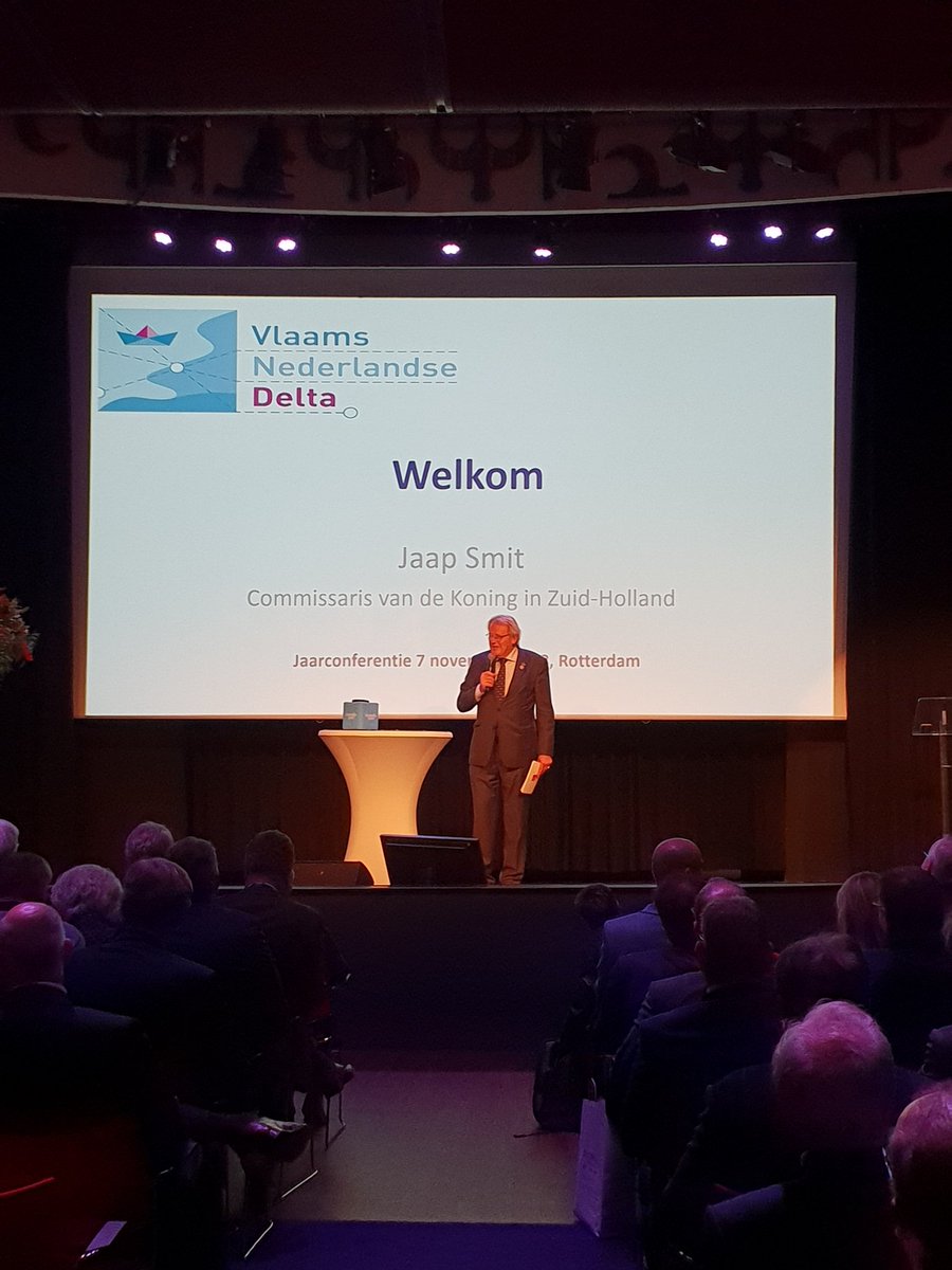 floorvermeulen's tweet photo. .@JaapSmitCdK opent de conferentie van de @VNDelta. Door verbinding en samenwerking vergroten we economische concurrentiekracht. Samen richting een krachtige #EuroDelta! #CorridorWeek #1eurodelta https://t.co/m0KNaQGmHd