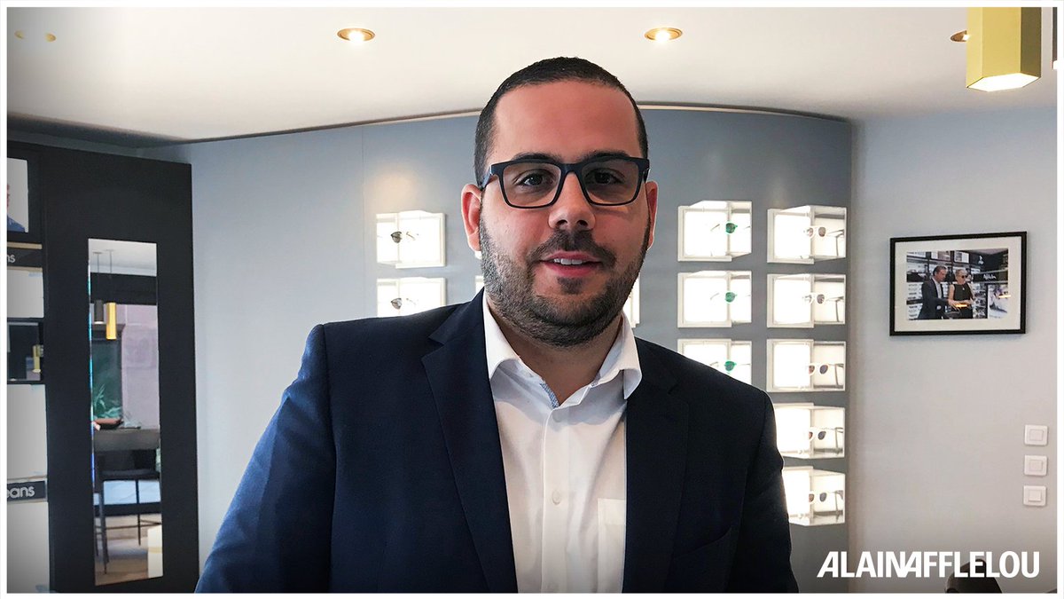 Afflelou's tweet photo. "Je suis fier d'avoir ouvert mon premier magasin ALAIN AFFLELOU à l'âge de 21 ans." Découvrez le témoignage de notre partenaire @MBALOUZAT élu « Ambassadeur du réseau » ! @federationIREF #TropheesIREF2018 🥇⏩ https://t.co/FqXYEppPxi https://t.co/F2qZrJKSSG