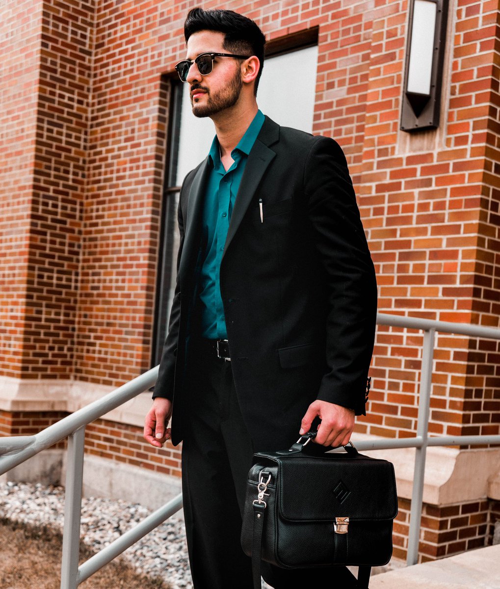 Success is not the key to happiness. Happiness is the key to success. If you love what you are doing, you will be successful!
Find your why and you'll be on the path to greatness 👌
#motivation #entrepreneur #socialmedia #inspiration #socialmedia #saskatoon