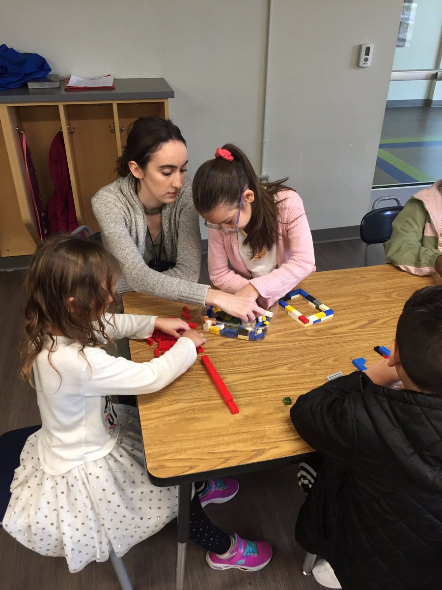 MrsStalkerHMC's tweet photo. New Kids on the Blocks are building w/@laineyj_HMC1 and I! #STEAMclubs #CompassHMC1 #HMC1GoBeyondTheDream https://t.co/ZxomdCiLC0
