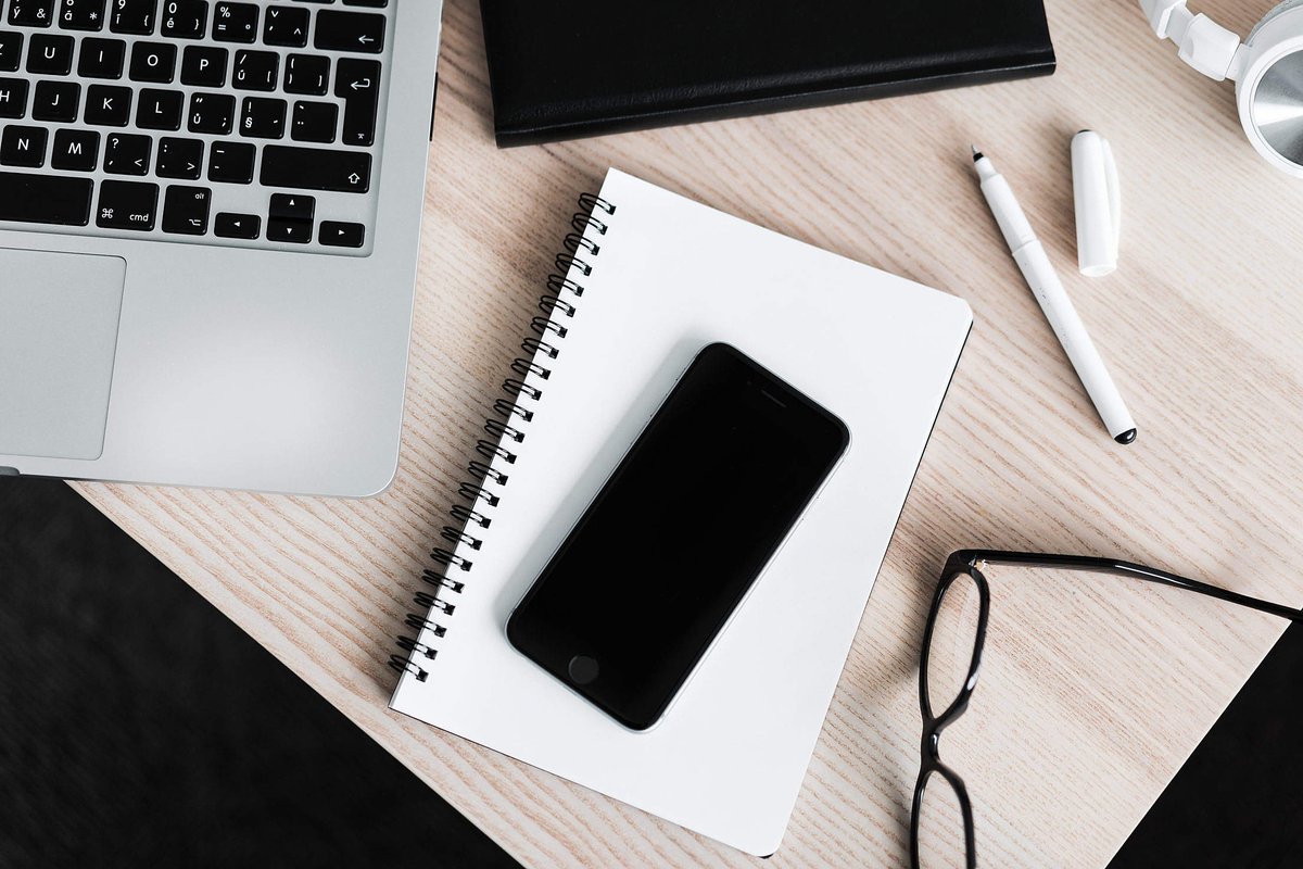 #VirtualAssistants are independent contractors who (From a remote location, usually home or office) support multiple clients in a variety of industries by providing administrative, technical and creative services. #ecommerce #CustomerService #wednesdaythoughts