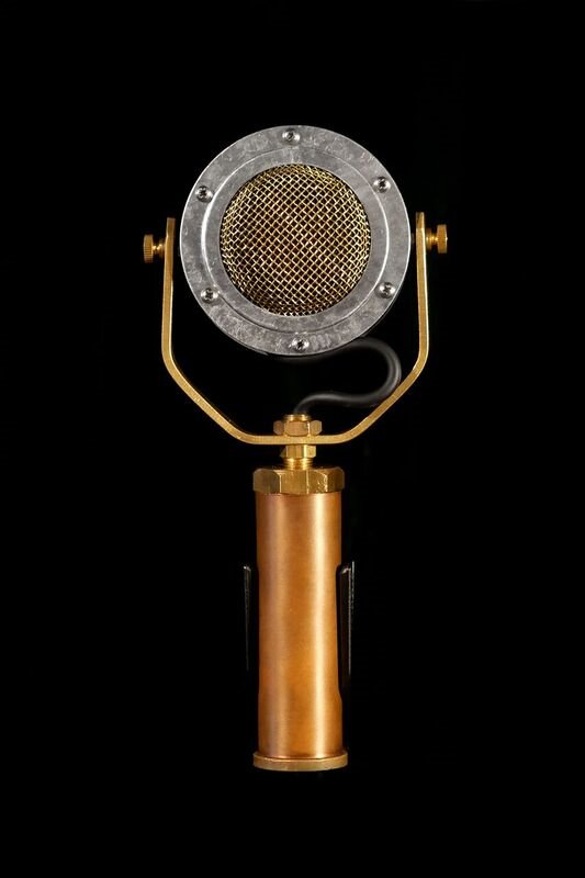 FunkyJunk_paris's tweet image. Après de nombreuses années de fabrication sur mesure d&apos;un micro qui avait le son de leur #Myrtle et le corps de l&apos;#Edwina, @EarTrumpetLabs a décidé de l&apos;ajouter définitivement à sa gamme de micros et l&apos;a appelé #Delphina.
Plus d&apos;infos ci-dessous:
funkyjunkfrance.com/microphones/co…