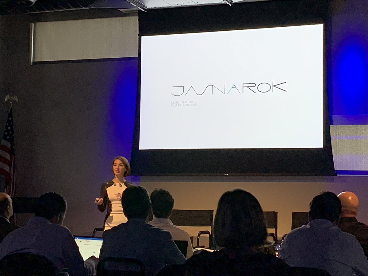 bpluskowski's tweet photo. Fantastically interesting talk by @JasnaRokegem on the future of fashion, making clothes that express your emotions without you having to articulate them out loud #innovation #CIIS2018 https://t.co/qU86SirODH