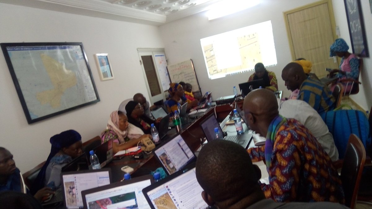 OSM_Mali's tweet photo. Day3 of #OSM & #GIS training sessions at @OCHA_Mali focused on advanced sessions on #JOSM, presentation of #TaskingManager &
Data extract tools #HOTExport #Bbbike #Geofabrik
#OSMMaliUNOCHA2018
#ActionOSMUNOCHA #LesLibresGeographes #Map4Mali
@OSM_Mali @hotosm @osmafrica https://t.co/4r6lN1fDOj