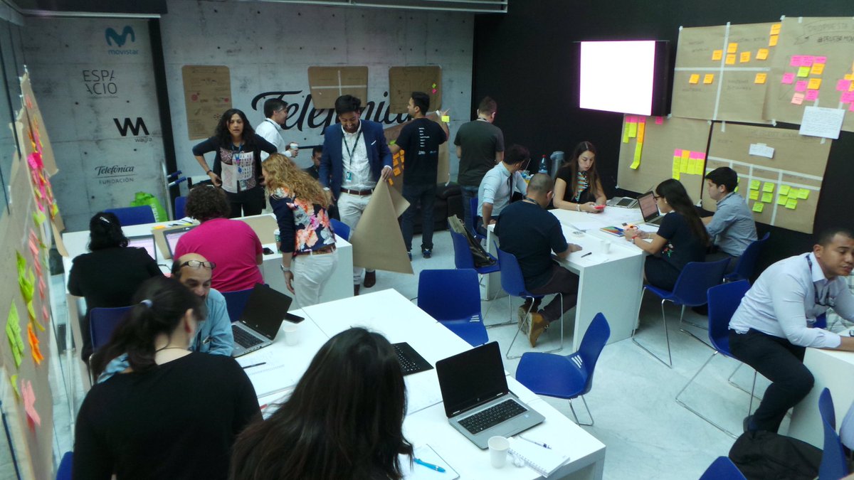 FTMovistarCL's tweet image. Para buscar soluciones digitales que faciliten la vida de los usuarios de @MovistarChile 👩🏼👨🏻 Estamos realizando el #DigitalChallenge 📲💻en
#MovistarNúcleo; un lugar de creación y aprendizaje abierto a todos 🎉