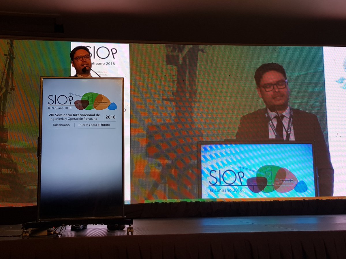 Alexis Michea, Coordinador División  Desarrollo Logístico MTT en apertura @siop2018  en #Talcahuano  da una visión integral del desarrollo portuario nacional: infraestructura + procesos + sostenibilidad en relación ciudades puerto <a href="/Comlog_Chile/">Comlog</a> <a href="/PortalPortuario/">PortalPortuario</a> <a href="/mundomaritimo/">MundoMaritimo</a>