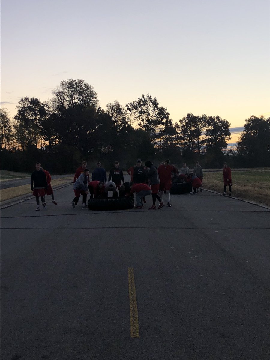 Thanks <a href="/PittStateROTC/">Pitt State ROTC</a> for the team building exercise this morning! 🦍⚾️#GorillaNation #Family