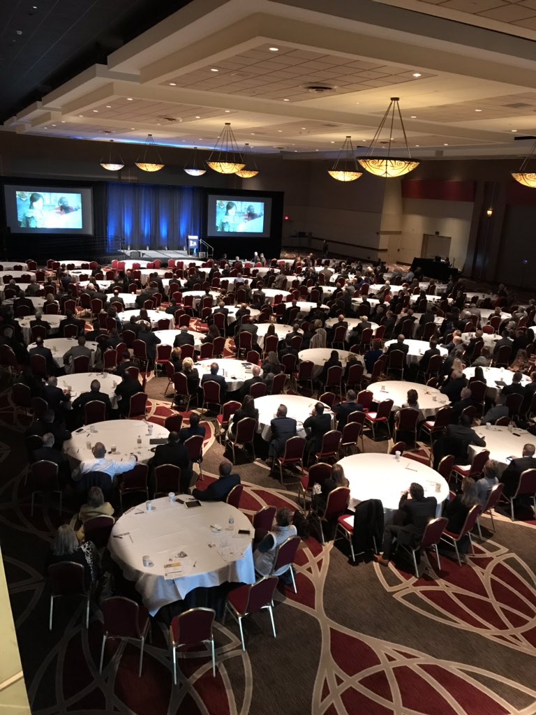 kleymeyerevan's tweet photo. #OBLAM18 kicks off with over 400 bankers from around the state. https://t.co/sGzK0fGxQR