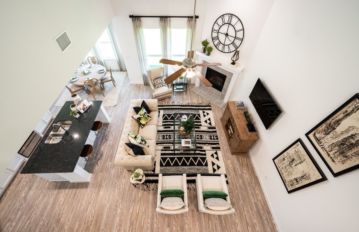 HighlandHomesTX's tweet photo. Bird's eye view of the spacious family room in our Richmond plan! #HighlandHomesTX https://t.co/wmAbZSNK8V
