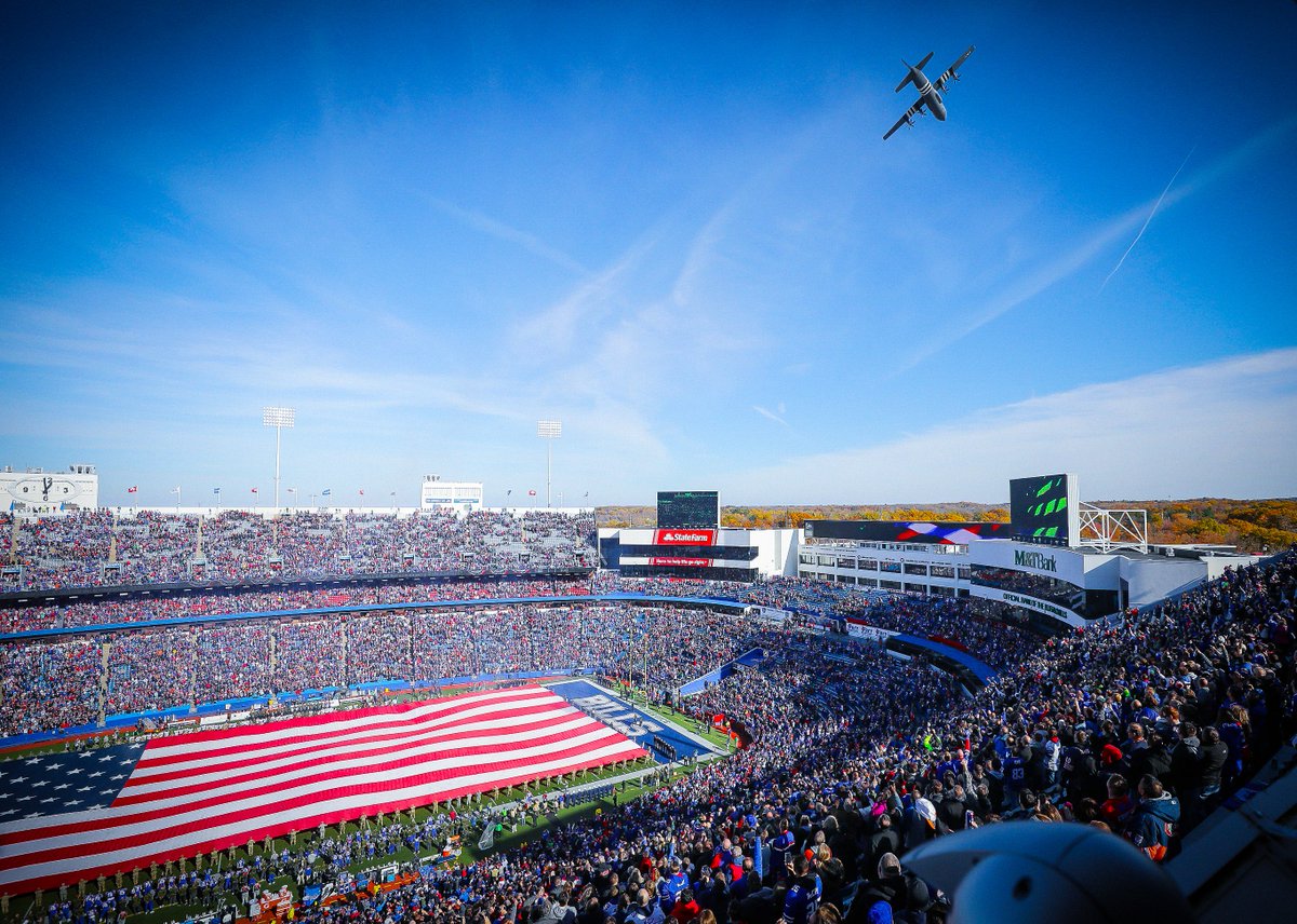 BuffaloBills's tweet image. With every use of #SaluteToService, the @NFL will donate $5 to their military non-profit partners. 

EVERY retweet counts! 🇺🇸