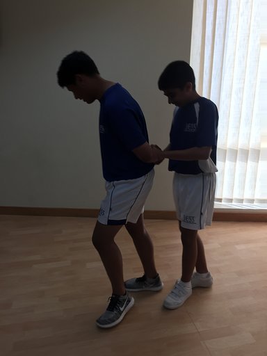 JESSYear9's tweet photo. Students learning about self defence and trying the techniques themselves to different degrees of success! #JESSPSHE #JESS_Secondary #Dubai30X30 https://t.co/CywZ37lX3D