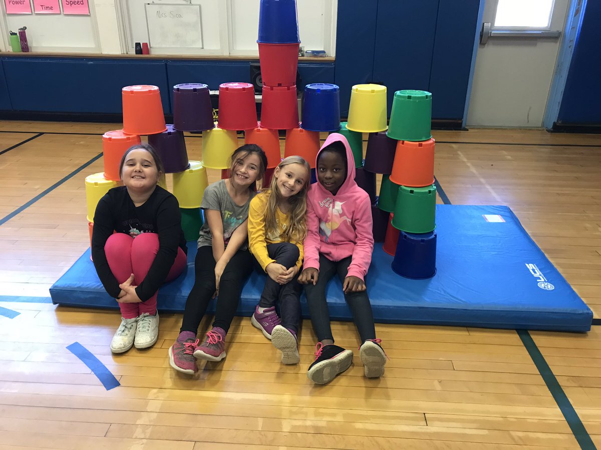 MissAxtmann's tweet photo. Preparing for the STACK UP! @FishkillFrogs @KoehlerTara @MrsSeablom https://t.co/A7smM0xaPE
