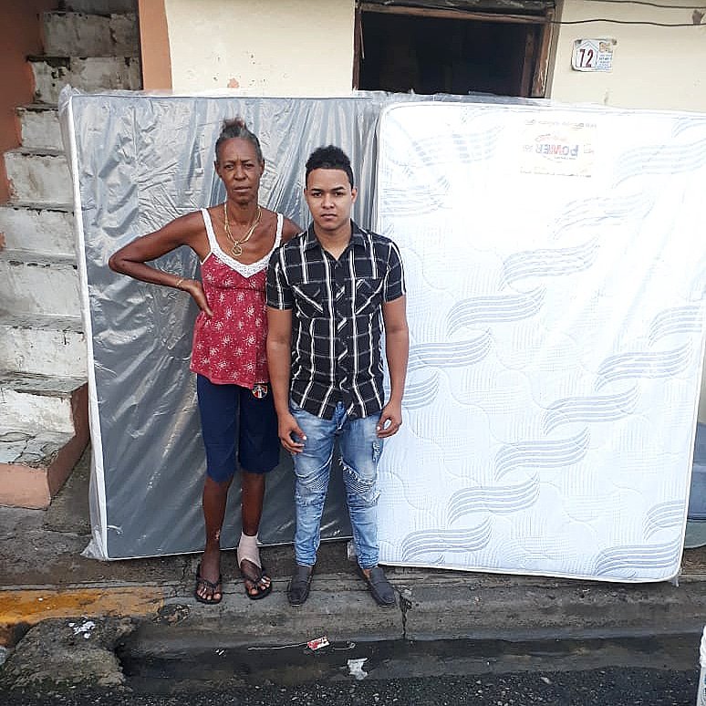 wanderfana9's tweet photo. Una doña fundadora de mi sector (Villas agricolas) gracias a @GustavoSanchezq  por su apoyo @DiputadosRD @BDiputadosPLD @PLDenlinea @MElpidio @EL_PASIFICO_19 @OmarGuevara25 @RubenMaldonadoD @YomairaMedinaS @DaniloMedina https://t.co/C9LMbU9vNc