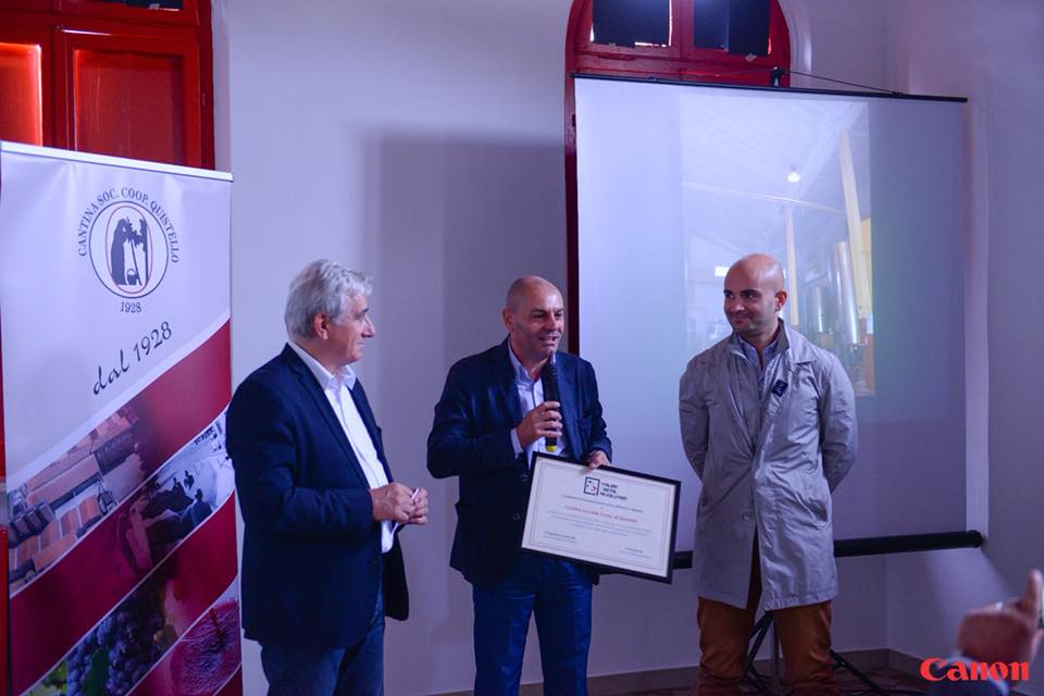 ItalianDigitalR's tweet photo. La nostra visita alla Cantina Sociale di Quistello, partner di Aidr.
@CanonItaliaSpA @CanQuistello #winedigital #ItalianDigitalRevolution🇮🇹 https://t.co/P0tOBOQLvU