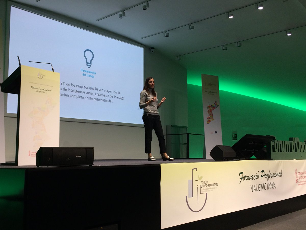 ForumdFP's tweet photo. Sandra Pérez de @lanzaderaes habla de emprendimiento y los empleos del futuro en el @ForumdFP de Valencia en @CACiencies https://t.co/8npqZ8SX84