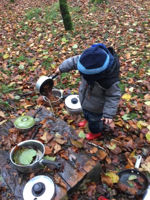 KAGreenForest's tweet photo. We are still using your pots and pans!! 😘 We are missing you!! @KA_JuniorSch
#forestvisit #freshairfortnight 🌲🌳 https://t.co/MxXne6aqHh