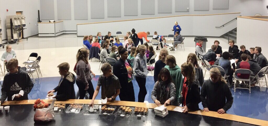618FCA's tweet photo. The Liberty Middle School (Edwardsville) FCA Huddle had food, fun, and fellowship this morning, discussing the idea of “pressing on” from Hebrews 10:23: “Let us hold fast the confession of our hope without wavering, for he who promised is faithful.” #TeamFCA #618FCA https://t.co/tApKcyIx4F